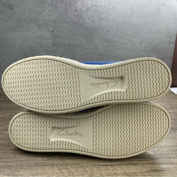 Clarks~Women’s~Soft Cushion Slip On Blue Suede Round Toe Shoes~Size 11M - Picture 8 of 9